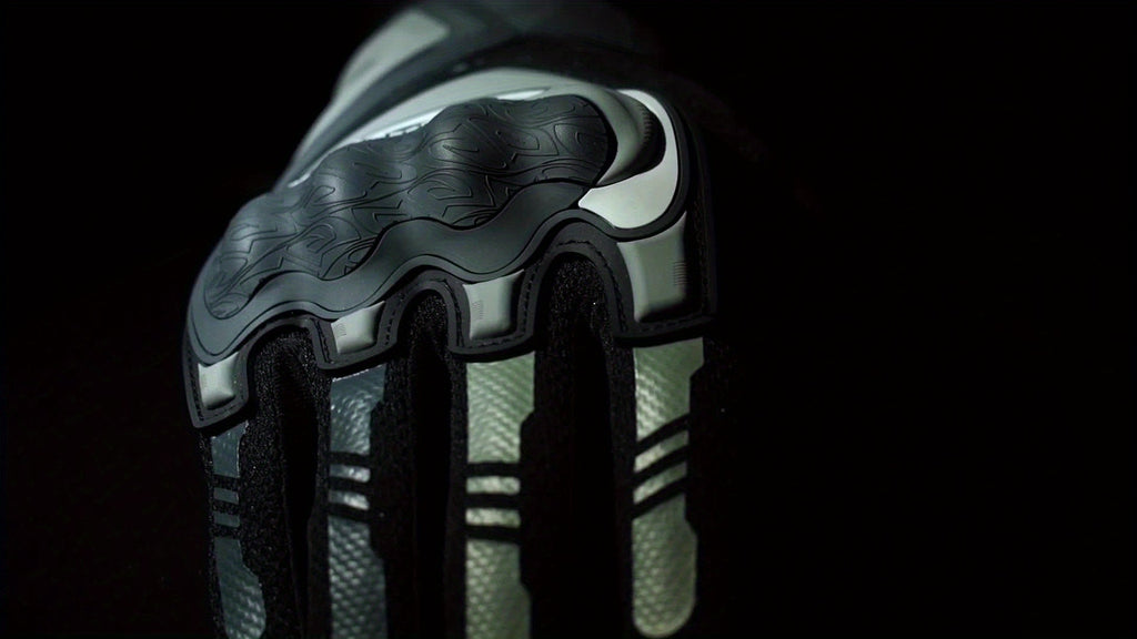 Full Finger Breathable Cuirassier Motorcycle Gloves with Night Reflective Touch Screen for Outdoor Riding Motorbike Scooter ATV